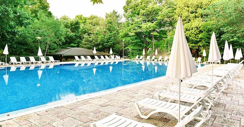 5 All Inclusive нощувки + басейн с минерална вода, 2 шезлонга и 1 чадър на плажа, от 19 до 25 Август от Хотел Компас 4*, Албена