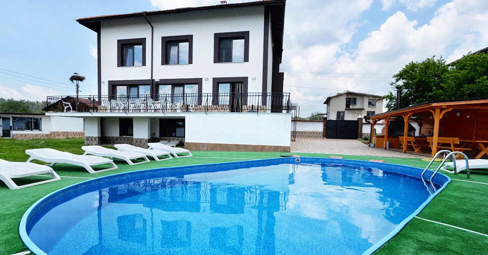 Нощувка в цяла къща за до 22-ма човека + фитнес и сауна, от Къща за гости Хармони 3*, Широки дол, край Боровец Нощувка в цяла къща за до 22-ма човека + фитнес и сауна, от Къща за гости Хармони 3*, Широки дол, край Боровец