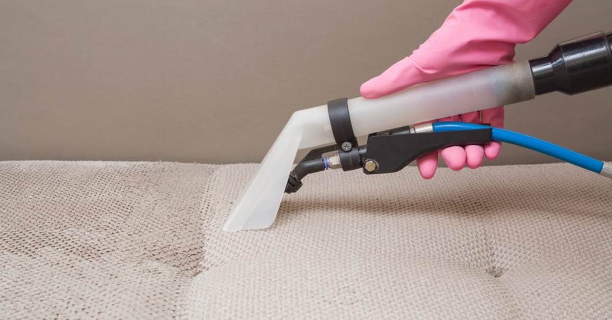 Двустранно почистване на прозорци с дограма на дом или офис до 80 кв.м + машинно пране на мека мебел до 4 седящи места Двустранно почистване на прозорци с дограма на дом или офис до 80 кв.м + машинно пране на мека мебел до 4 седящи места