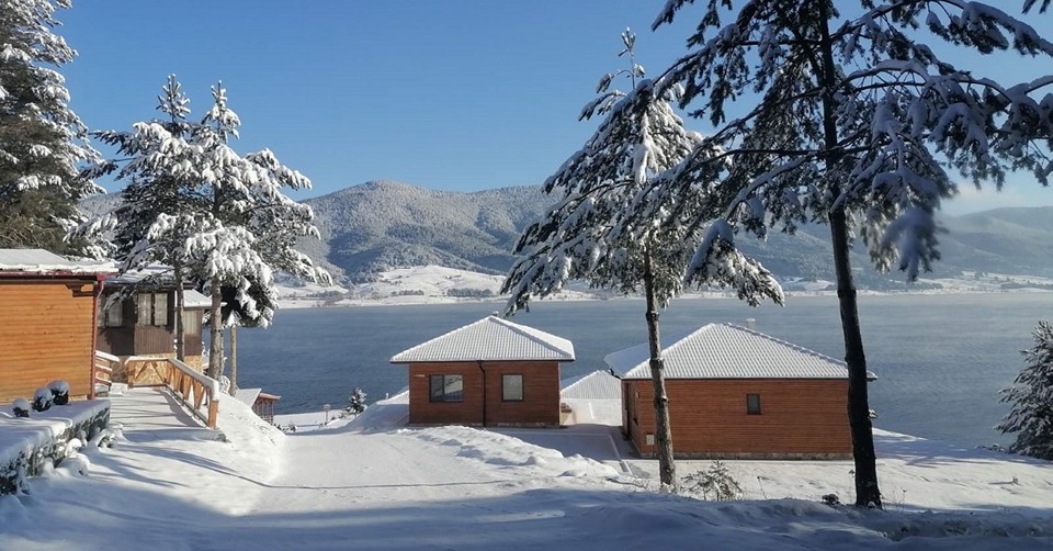 Нощувка за до 6 човека във вили Ела, Бук, Дъб или Явор с веранда във Ваканционно селище Ива, Сърница Нощувка за до 6 човека във вили Ела, Бук, Дъб или Явор с веранда във Ваканционно селище Ива, Сърница