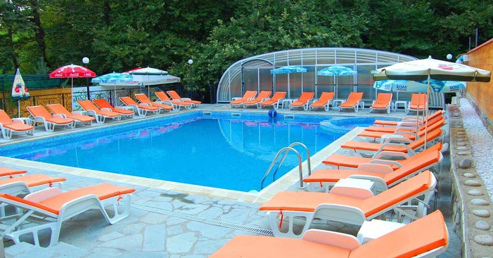 Нощувка + минерален басейн, парна баня и финландска сауна в  Семеен Хотел Прим, Сандански