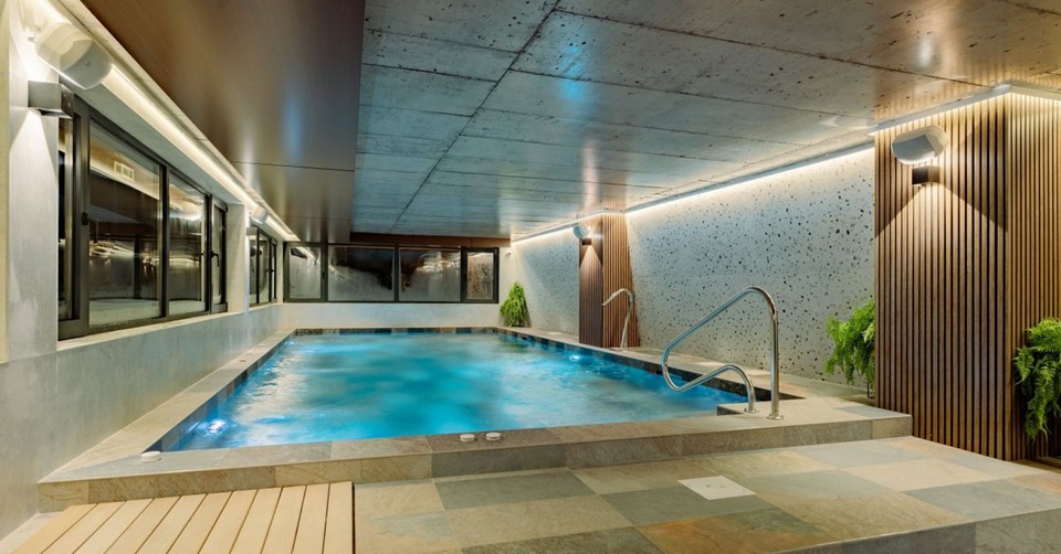 Нощувка със закуска на човек + СПА с вътрешен басейн, сауна, парна баня и солна стая и Релакс зона в Хотел 103 Вю Парк, Паничище Нощувка със закуска на човек + СПА с вътрешен басейн, сауна, парна баня и солна стая и Релакс зона в Хотел 103 Вю Парк, Паничище