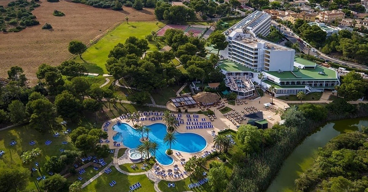 7 нощувки със закуски и вечери в Hotel Exagon Park 4* Палма де Майорка, Испания + басейн и самолетен транспорт от София 7 нощувки със закуски и вечери в Hotel Exagon Park 4* Палма де Майорка, Испания + басейн и самолетен транспорт от София