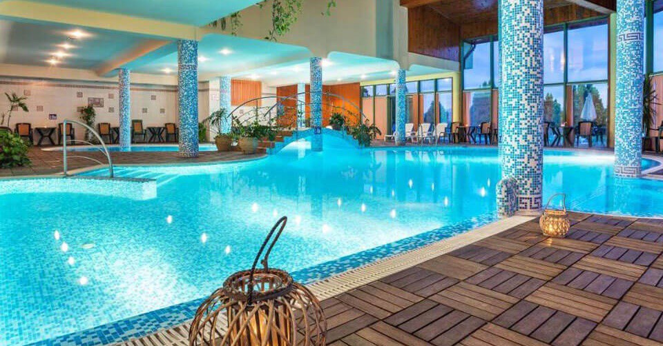 Коледа във Велинград! 3 нощувки, закуски и вечери на човек + Празнична програма, минерален басейн и СПА, от СПА Хотел Олимп 4*