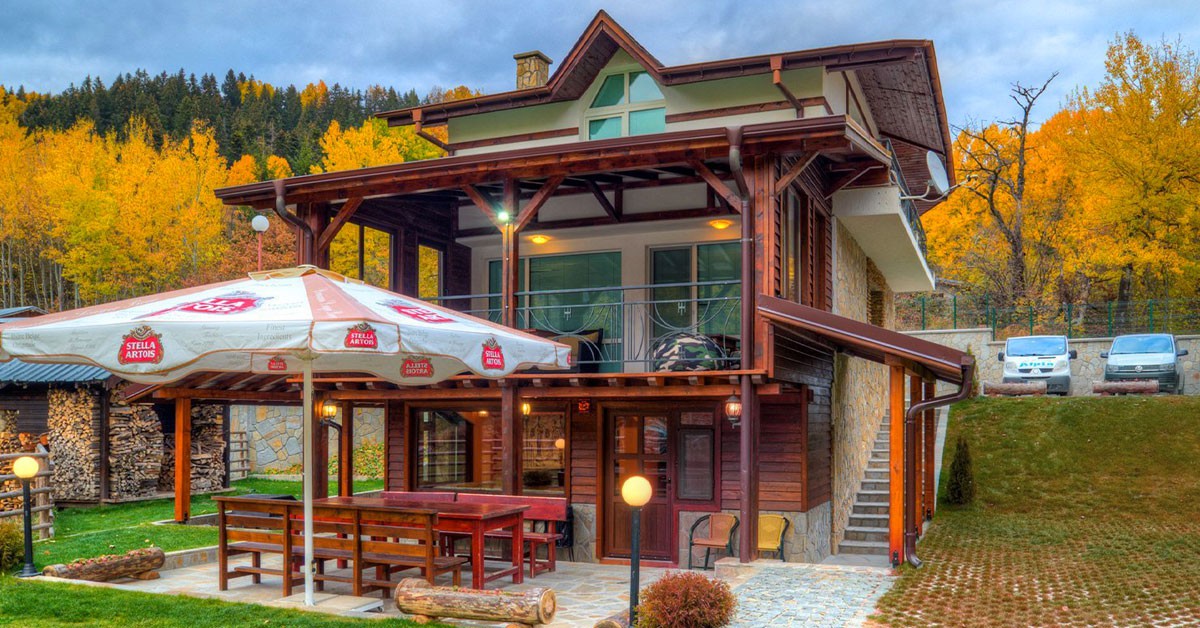 Нощувка за до 11 човека + самостоятелна механа + джакузи и сауна, от Къща за гости Алпин, край Пампорово Нощувка за до 11 човека + самостоятелна механа + джакузи и сауна, от Къща за гости Алпин, край Пампорово