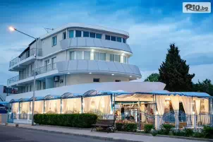 Хотел Кораб Ренеса