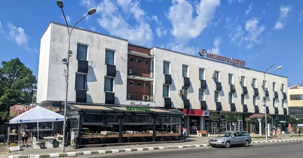 Нощувка на човек + паркинг и детски кът, от Хотел Щерев 3*, Сопот