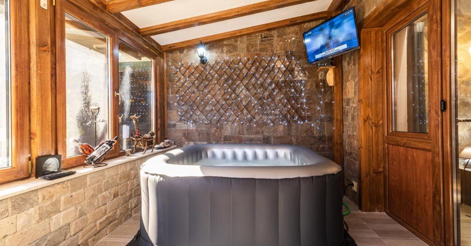 2 Нощувки в апартамент за до 5 човека + сауна и джакузи в Апартамент Ковачева – 3, Банско 2 Нощувки в апартамент за до 5 човека + сауна и джакузи в Апартамент Ковачева – 3, Банско