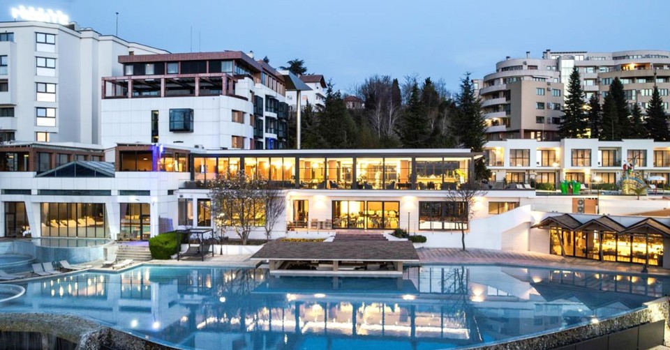 Нощувка, закуска и вечеря на човек + външни и вътрешни минерални басейни и СПА пакет, от Хотел Медите СПА Резорт 5*, Сандански Нощувка, закуска и вечеря на човек + външни и вътрешни минерални басейни и СПА пакет, от Хотел Медите СПА Резорт 5*, Сандански