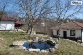 Къща за гости Под орехите