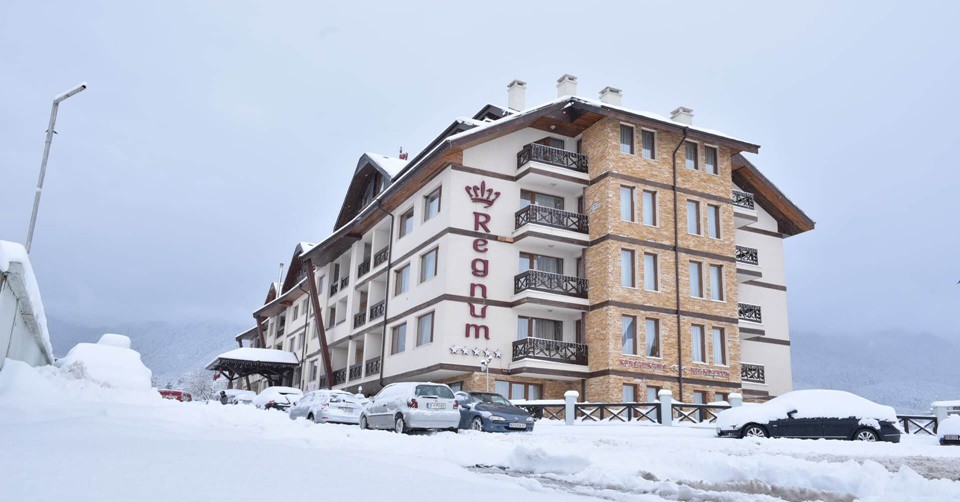 Нощувка със закуска и вечеря + Регнум Спа център и вътрешен басейн в Регнум Банско Ски Хотел & СПА 5*, Банско