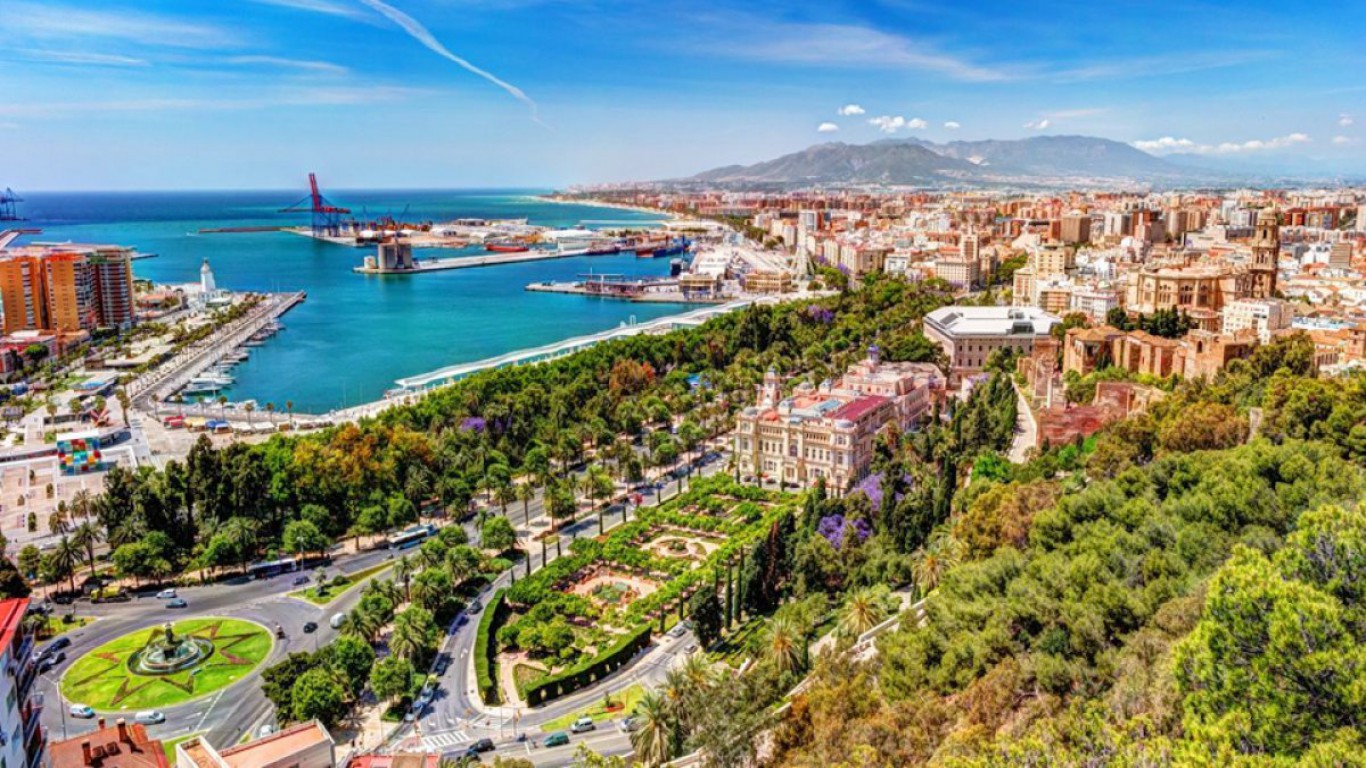 Нова година в Малага с включени екскурзии в Малага, Гранада, Толедо и Мадрид! 7 нощувки, закуски, 2 вечери + самолетен билет