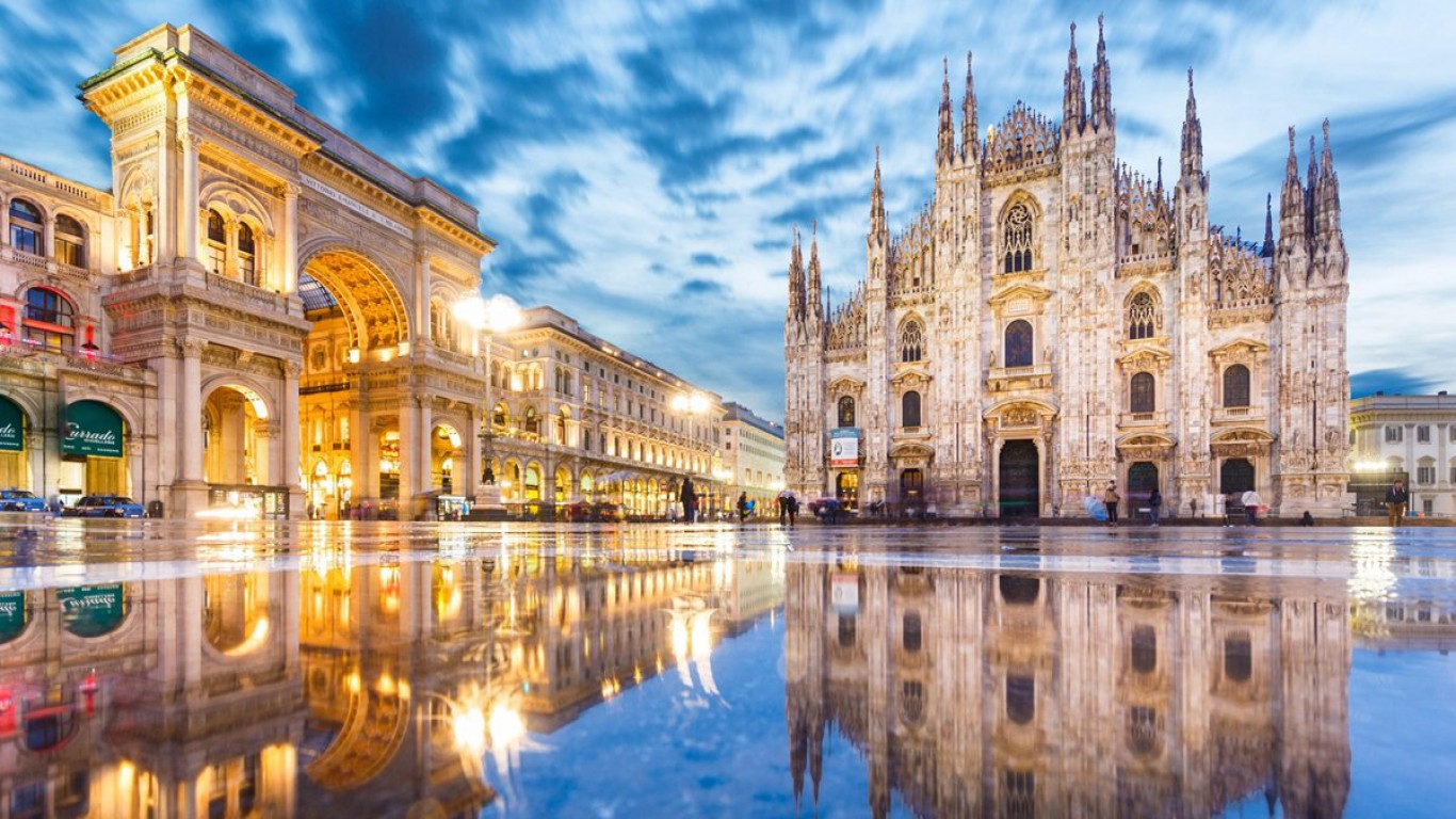 Eкскурзия до Милано! 2 нощувки със закуски + самолетен транспорт и възможност за посещение на езерата Комо и Лугано