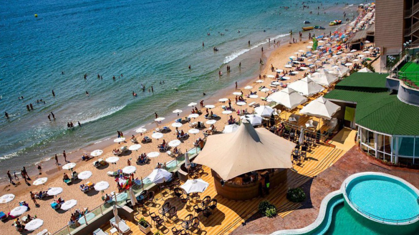 Ultra All Inclusive в МПМ Хотел Арсена 4* на Брега на Морето в Несебър през ТОП сезон