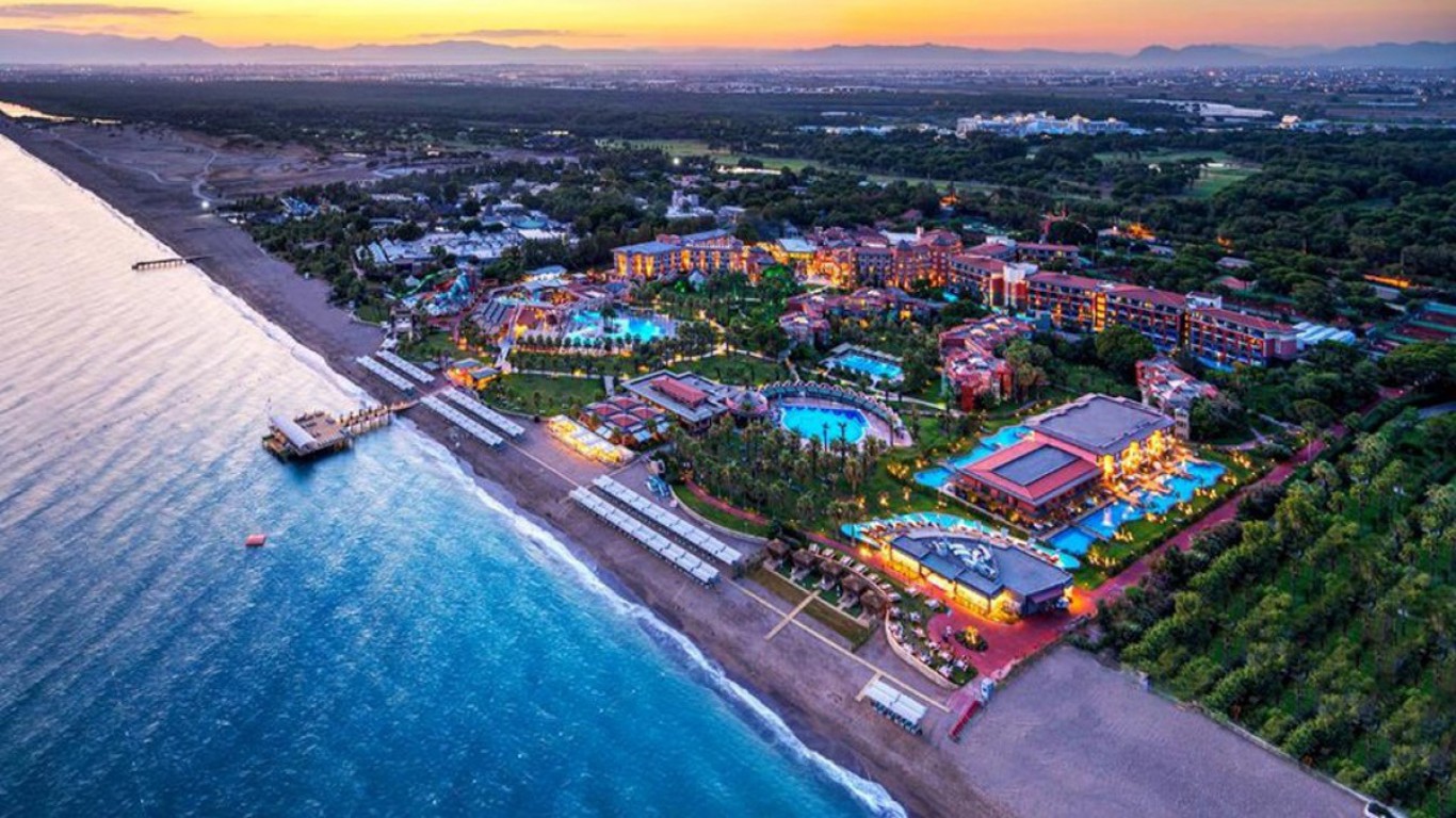 Saray Rio Луксозна Нова година на брега на морето в Club Mega Saray 5*, Белек ...