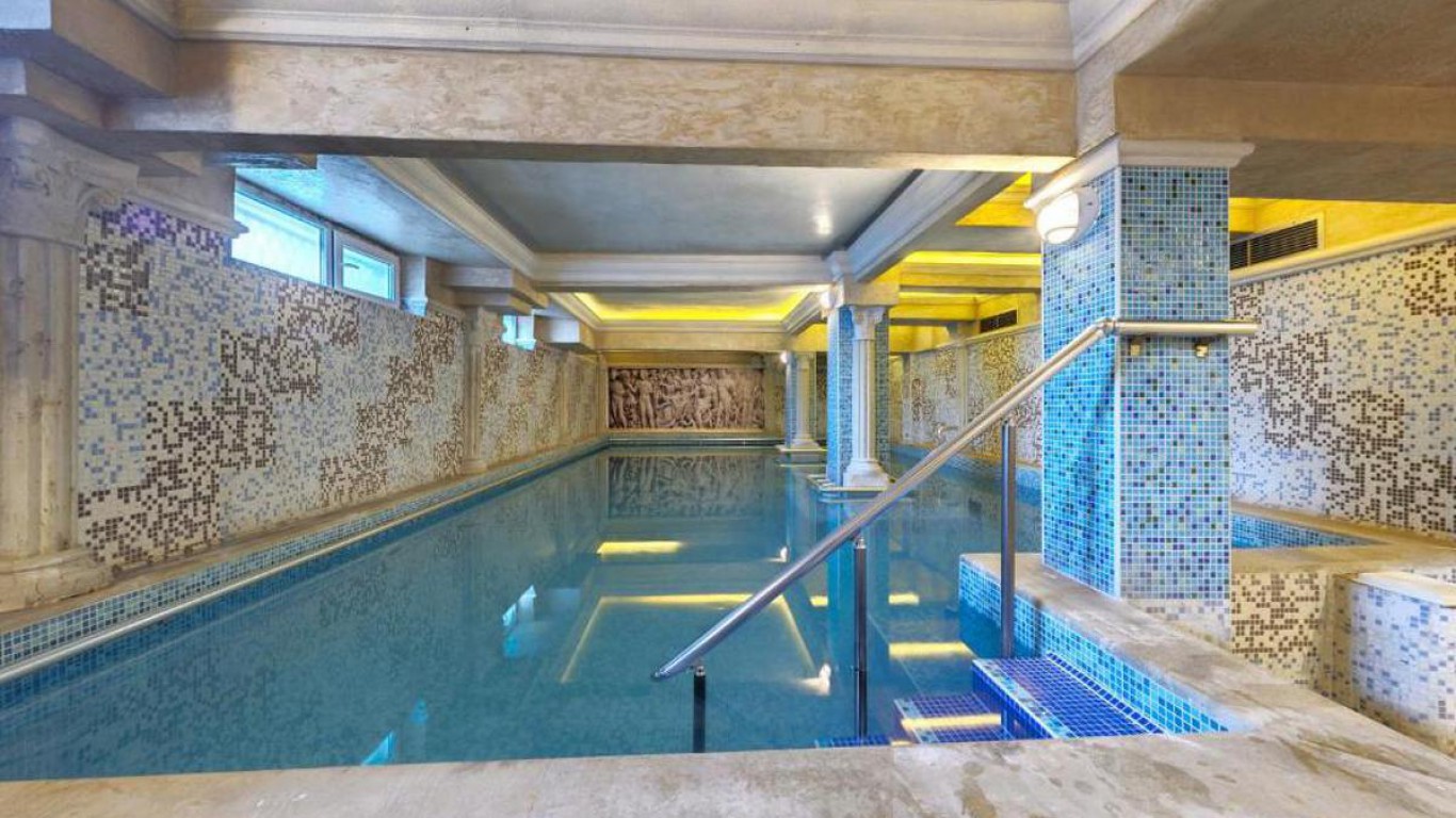 СПА почивка за 84лв. в Балнеохотел Аура във Велинград