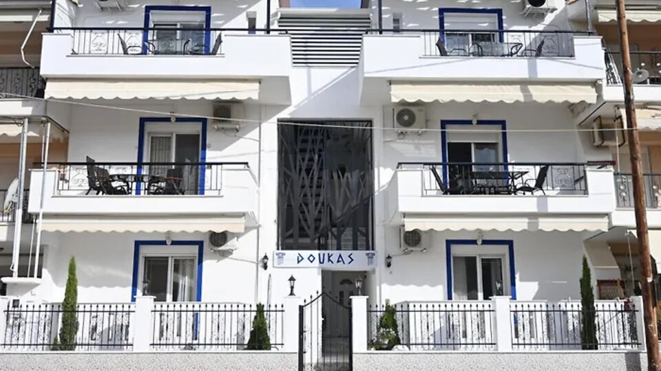 Doukas Aparthotel