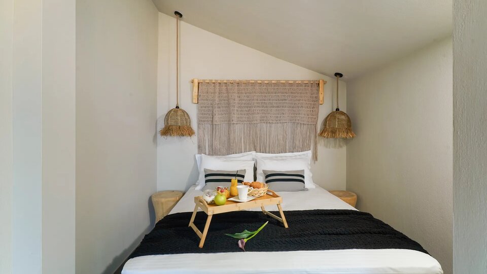 Amo Golden Suites