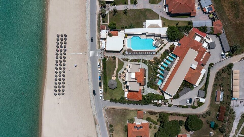 Antigoni Seaside Resort