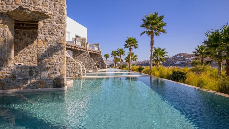Aeonic Suites and Spa