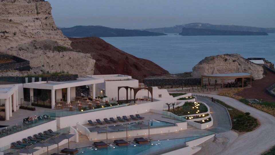Santo Mine Oia Suites