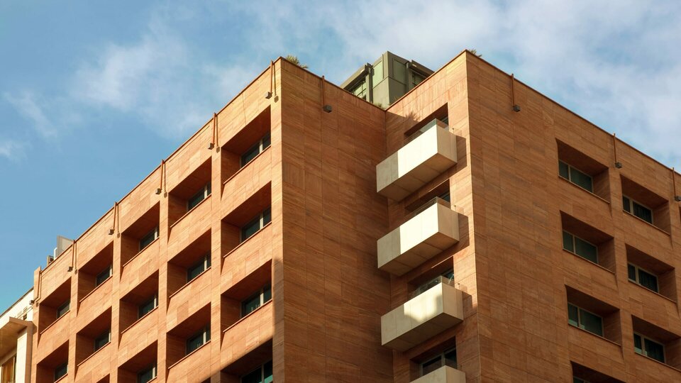 Zeus Essence Athens Central