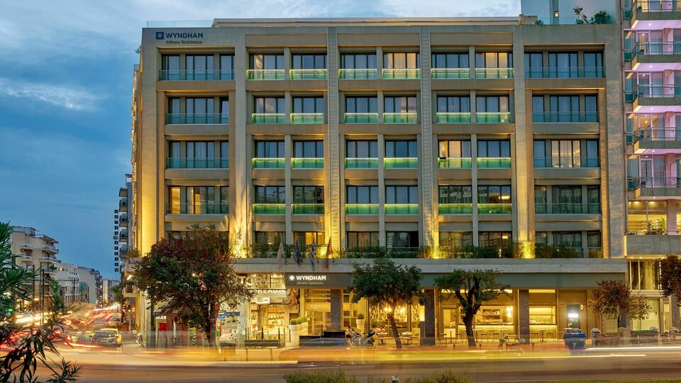 Zeus Essence Athens Residence