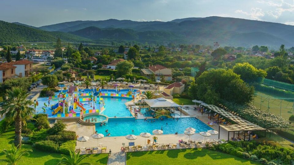 Cronwell Platamon Resort