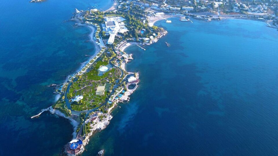 Grand Resort Lagonissi
