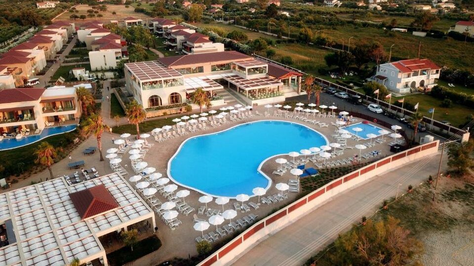 Almyros Beach Resort&SPA