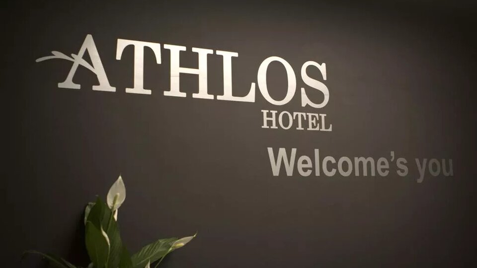 Athlos