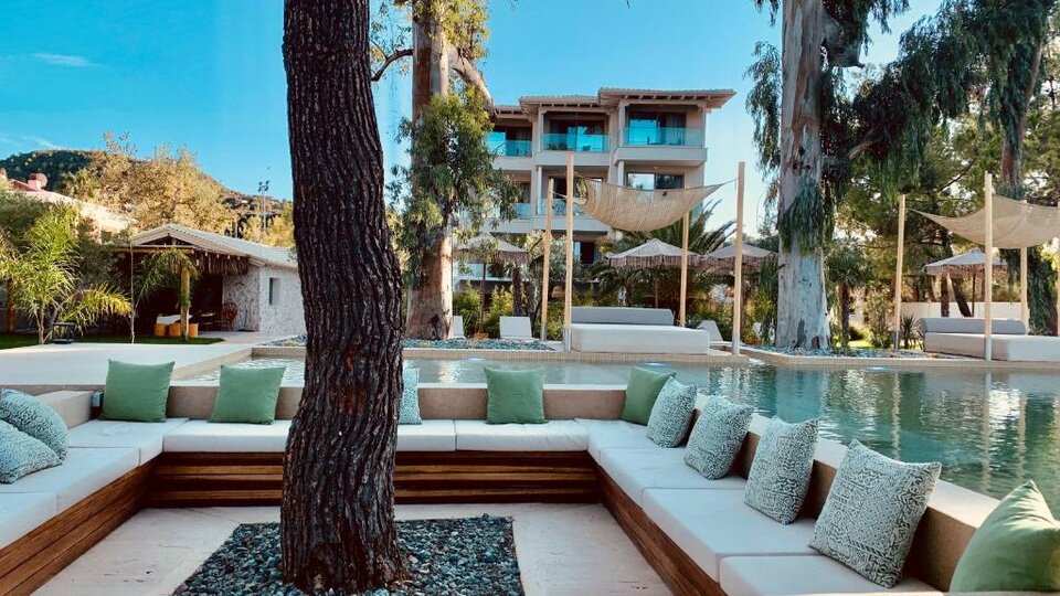MAKO Sea & Suites