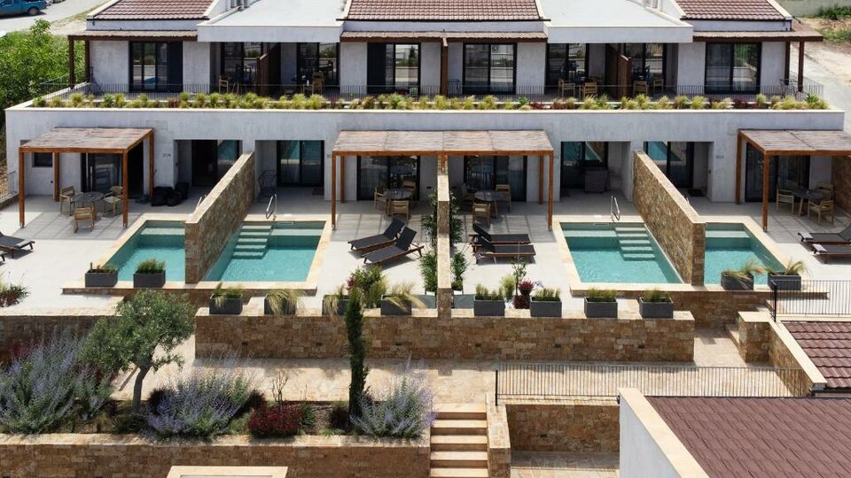 Pnoes Suites